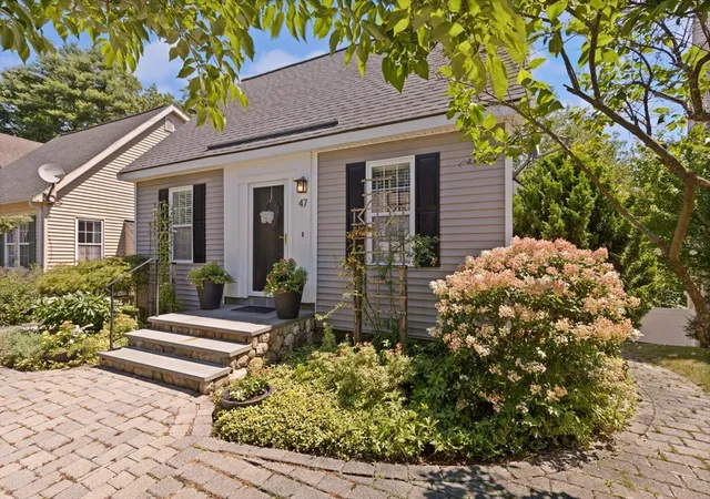 Photo 2 of Sale Pending at 47 Lilac Cir #47, Marlborough, MA 01752 | MLS# 73557736 | Listing updated on 2026-08-29