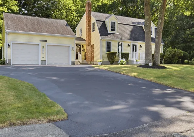 4th image of 10 Wynnwood Cir, Bridgewater, MA 02324 | MLS# 73551008