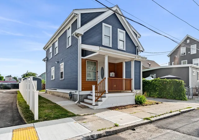 Homes for sale in Fall River, MA | 883 Grinnell St, Fall River, MA 02721 | MLS# 73504558
