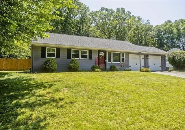 Homes for sale in Springfield, MA | 101 Old Farm Road, Springfield, MA 01119 | MLS# 73544708