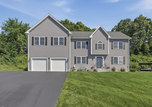 Single family home for sale at 176 Southold Rd, Auburn, MA 01501 | MLS# 73560059