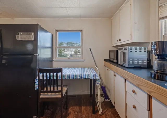 4th image of 124 Mayflower Avenue, Taunton, MA 02780 | MLS# 73555418