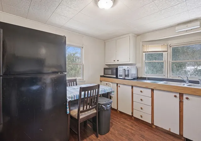 5th image of 124 Mayflower Avenue, Taunton, MA 02780 | MLS# 73555418