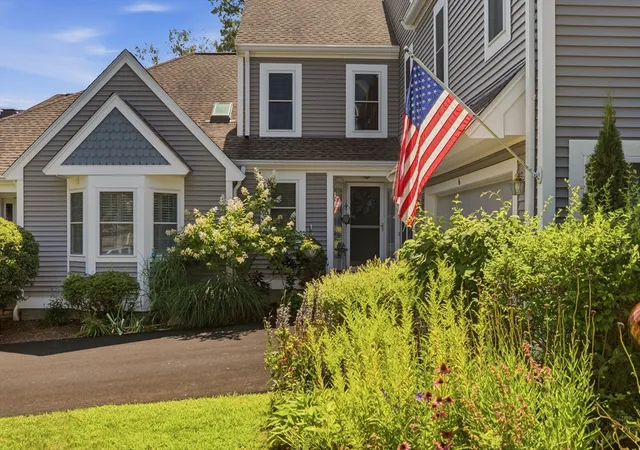 2nd image of 6 Hidden Bay Dr #6, South Dartmouth, MA 02748 | MLS# 73564162