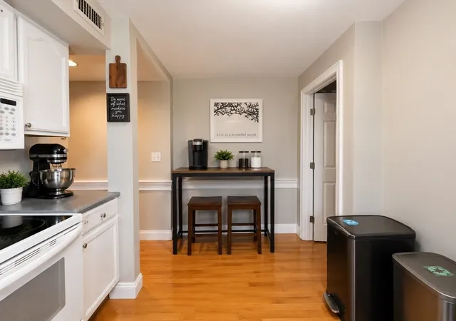 4th image of 16 Cross St E, Somerville, MA 02145
