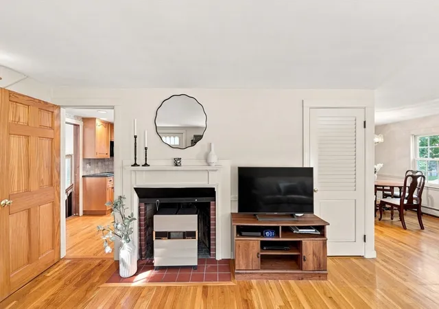 Photo 3 of Sale Pending at 6 Cedarview Rd, Ipswich, MA 01938 | MLS# 73563517 | Listing updated on 2026-08-29