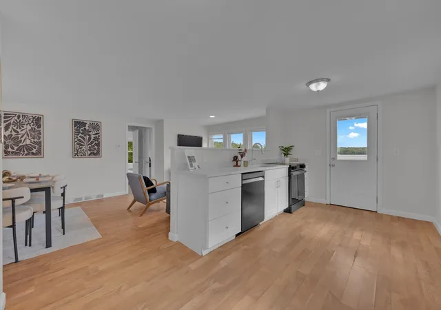 3rd image of 1 Summer Village Rd, Westford, MA 01886 | MLS# 73568189
