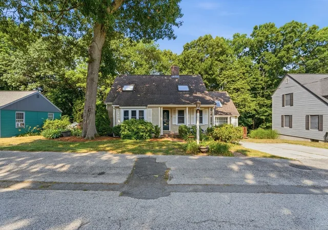 Photo 2 of Sale Pending at 125 Jaffrey St, Weymouth, MA 02188 | MLS# 73545678 | Listing updated on 2026-09-24