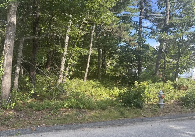 3rd image of 8 Blackbird Ave, East Wareham, MA 02538 | MLS# 73526585