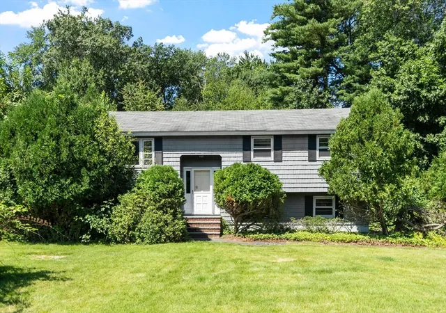 Photo 1 of Sale Pending at 190 Deering Dr, Tewksbury, MA 01876 | MLS# 73559383 | Listing updated on 2026-09-07