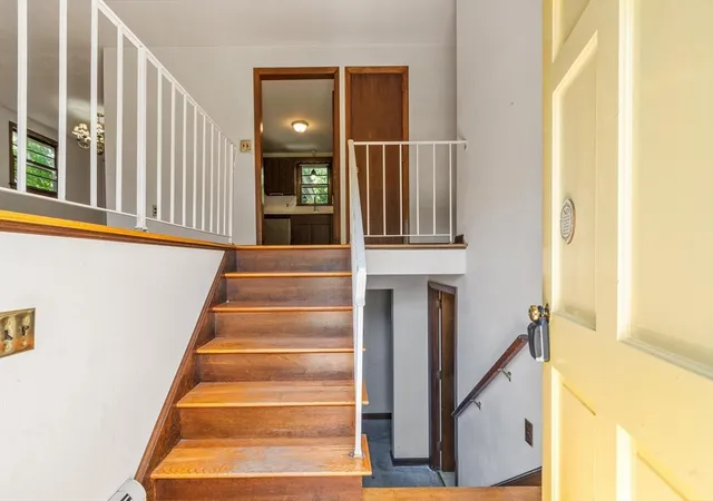 Photo 2 of Sale Pending at 190 Deering Dr, Tewksbury, MA 01876 | MLS# 73559383 | Listing updated on 2026-09-07