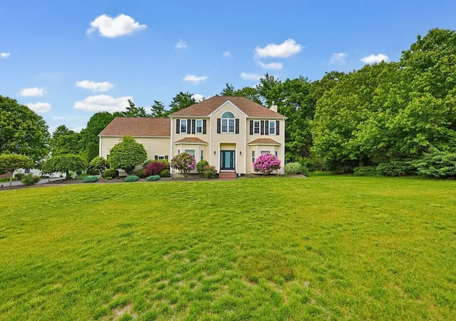 Photo 2 of Single family home for sale at 10 Amanda St, Middleboro, MA 02346 | MLS# 73530799 | Listing updated on 2026-09-14