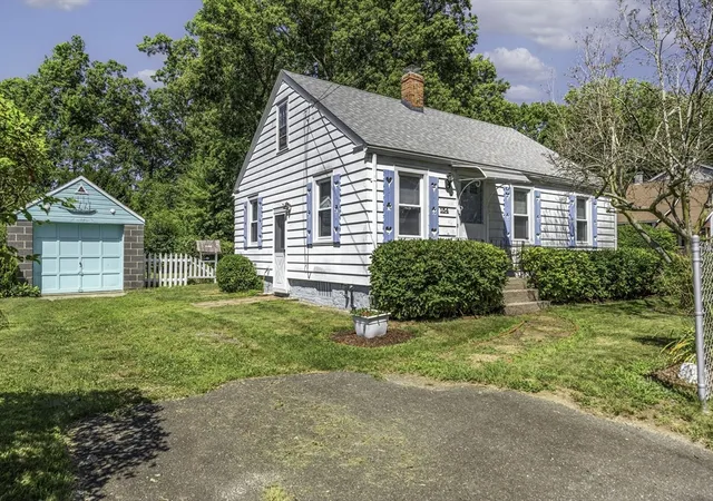Photo 3 of Sale Pending at 154 Lamont St, Springfield, MA 01119 | MLS# 73555922 | Listing updated on 2026-08-18