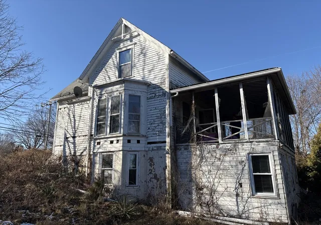 Homes for sale in Barrington, RI | 351 County Rd, Barrington, RI 02806 | MLS# 73522296