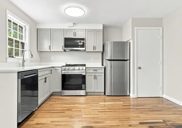 1st image of 1 B Lorenzo St, Dorchester, MA 02122 | MLS# 73558361