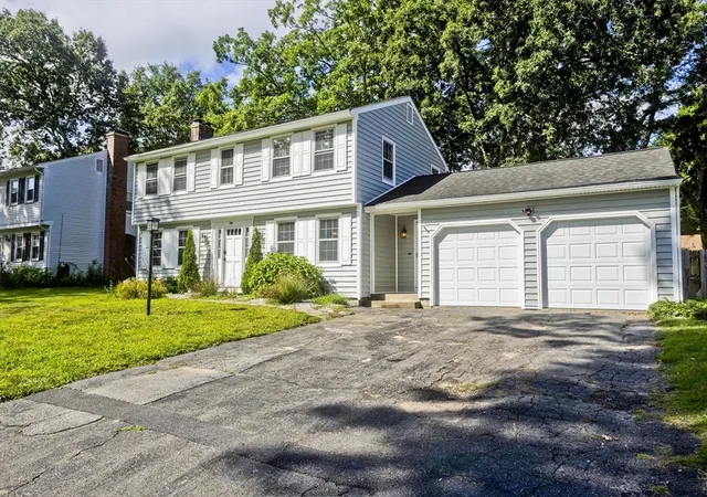 Photo 2 of Single family home for sale at 50 Crystal Brook Dr, Springfield, MA 01118 | MLS# 73568190 | Listing updated on 2026-08-30