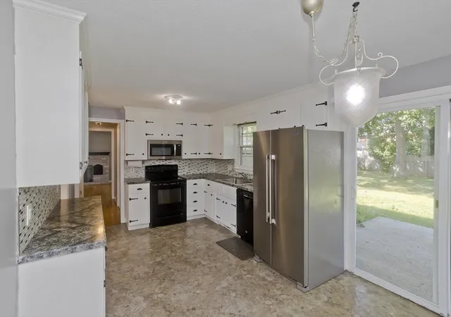 Photo 3 of Single family home for sale at 50 Crystal Brook Dr, Springfield, MA 01118 | MLS# 73568190 | Listing updated on 2026-10-05