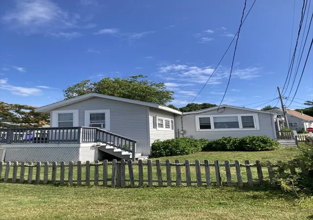 2nd image of 13 Thompson Road #A, Buzzards Bay, MA 02532 | MLS# 73555786