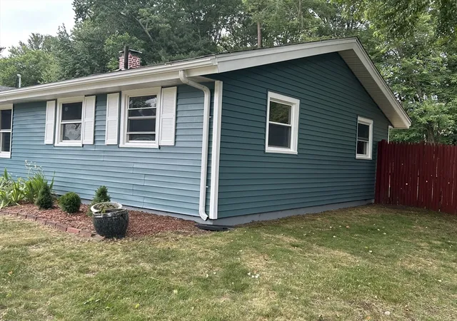 4th image of 44 Boyle Rd, Brockton, MA 02302 | MLS# 73540354