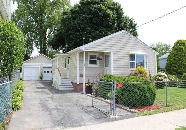 Homes for sale in Chicopee, MA | 28 State St, Chicopee, MA 01013 | MLS# 73527449