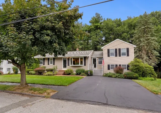 Photo 2 of Sale Pending at 25 Glen Dr, Peabody, MA 01960 | MLS# 73569638 | Listing updated on 2026-09-23