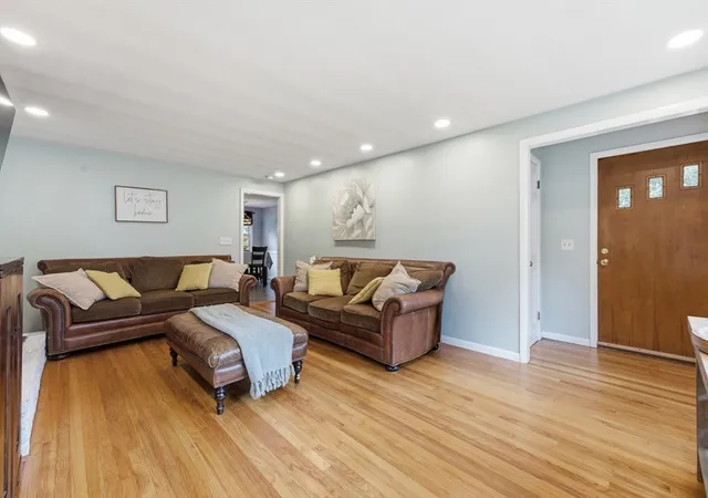 5th image of 28 Intervale Rd, Springfield, MA 01118 | MLS# 73558690