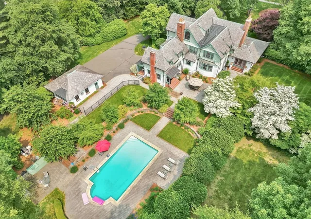 Photo 3 of Sale Pending at 135 Forest Glen Rd, Longmeadow, MA 01106 | MLS# 73526607 | Listing updated on 2026-06-15