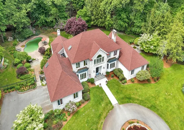 3rd image of 784 Strawberry Hill Rd, Concord, MA 01742 | MLS# 73528197