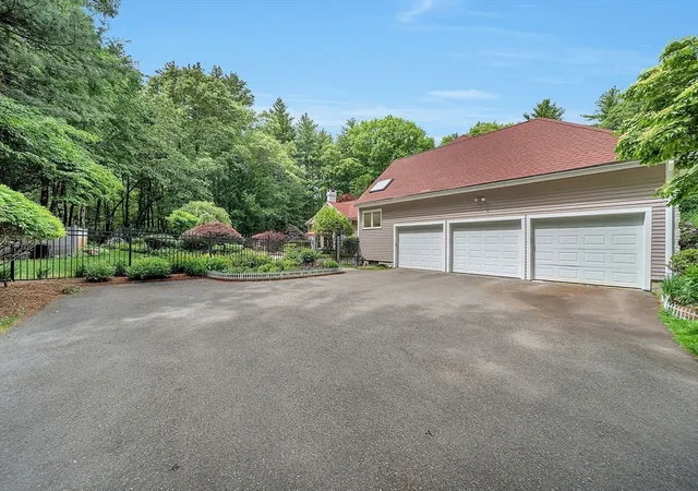 4th image of 784 Strawberry Hill Rd, Concord, MA 01742 | MLS# 73528197