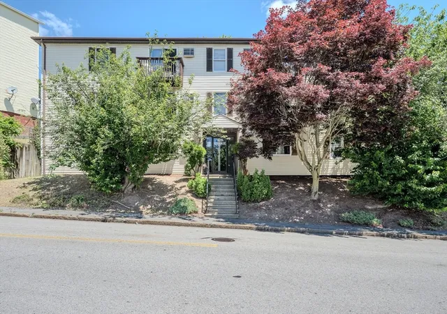 1st image of 229 Vernon St #3, Worcester, MA 01607 | MLS# 73567412