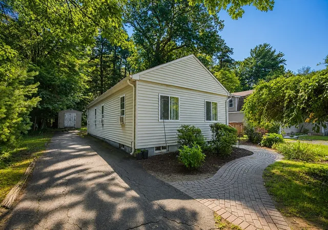 Photo 4 of Sale Pending at 52 Cottage, Enfield, CT 06082 | MLS# 73566894 | Listing updated on 2026-08-26