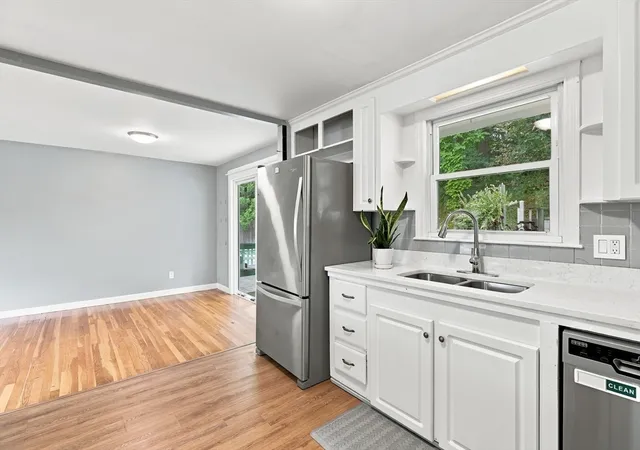 Photo 3 of Single family home for sale at 28 Hilltop Cir, Worcester, MA 01609 | MLS# 73560696 | Listing updated on 2026-09-18