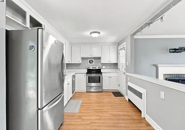 Photo 3 of Single family home for sale at 28 Hilltop Cir, Worcester, MA 01609 | MLS# 73560696 | Listing updated on 2026-09-18