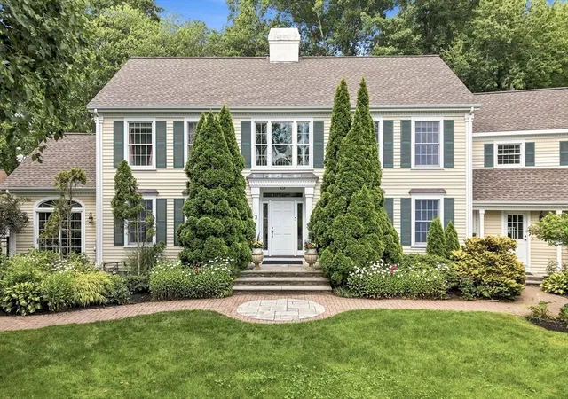 2nd image of 3 Hazelwood Cir, Andover, MA 01810 | MLS# 73547098