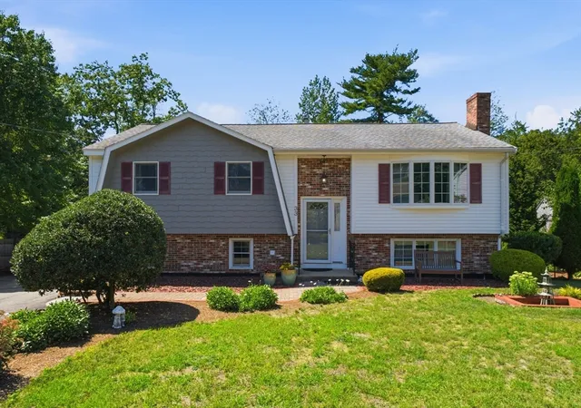 Photo 1 of Sale Pending at 33 R Melrose Ave, Wilmington, MA 01887 | MLS# 73566265 | Listing updated on 2026-08-26