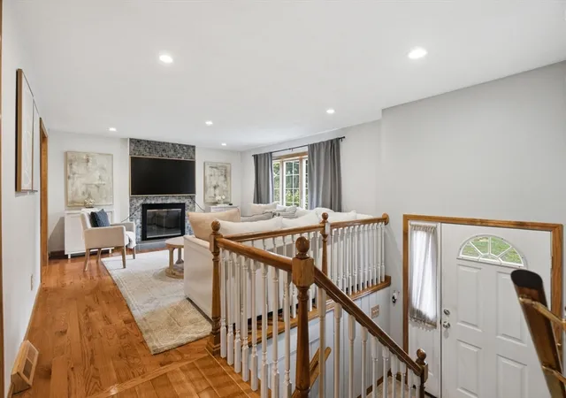 Photo 3 of Sale Pending at 33 R Melrose Ave, Wilmington, MA 01887 | MLS# 73566265 | Listing updated on 2026-08-26