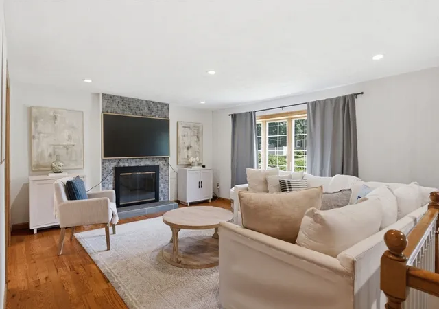 Photo 3 of Sale Pending at 33-r Melrose Ave, Wilmington, MA 01887 | MLS# 73566265 | Listing updated on 2026-08-26