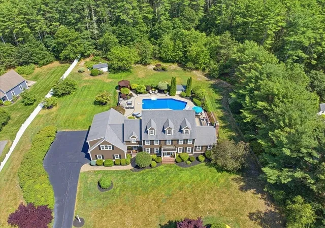 Photo 2 of Sale Pending at 37 Wyndemere Ct, Plymouth, MA 02360 | MLS# 73545119 | Listing updated on 2026-08-27