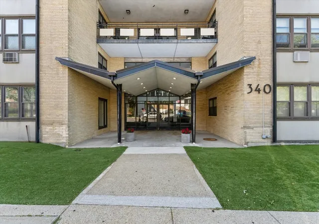 2nd image of 340 Main St #709, Melrose, MA 02176 | MLS# 73564966