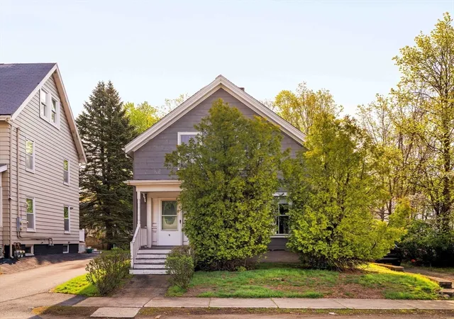 1st image of 5 Washington St, Stoneham, MA 02180 | MLS# 73552765