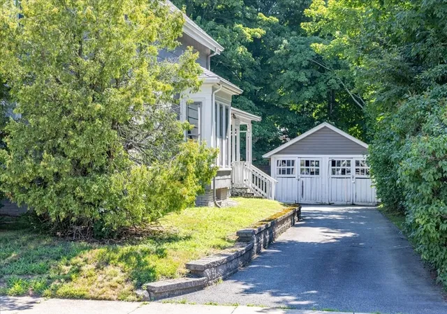 2nd image of 5 Washington St, Stoneham, MA 02180 | MLS# 73552765