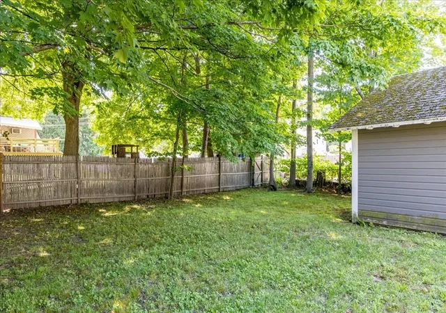 4th image of 5 Washington St, Stoneham, MA 02180 | MLS# 73552765