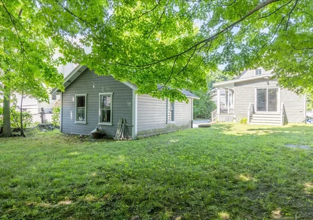 5th image of 5 Washington St, Stoneham, MA 02180 | MLS# 73552765