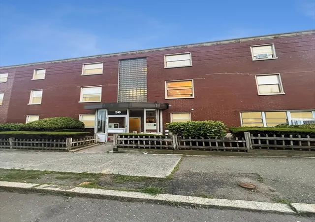 Homes for sale in Lynn, MA | 30 Ocean St #4, Lynn, MA 01902 | MLS# 73542476