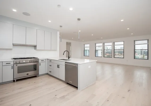 Homes for sale in Boston, MA | 340 West 2Nd Street #9, Boston, MA 02127 | MLS# 73542743