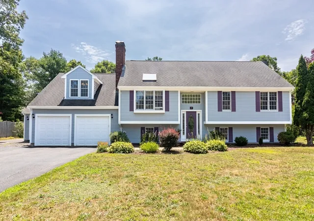 1st image of 37 Yearling Run Rd, Buzzards Bay, MA 02532 | MLS# 73549727