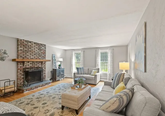 5th image of 210 Abbott, North Andover, MA 01845 | MLS# 73550837