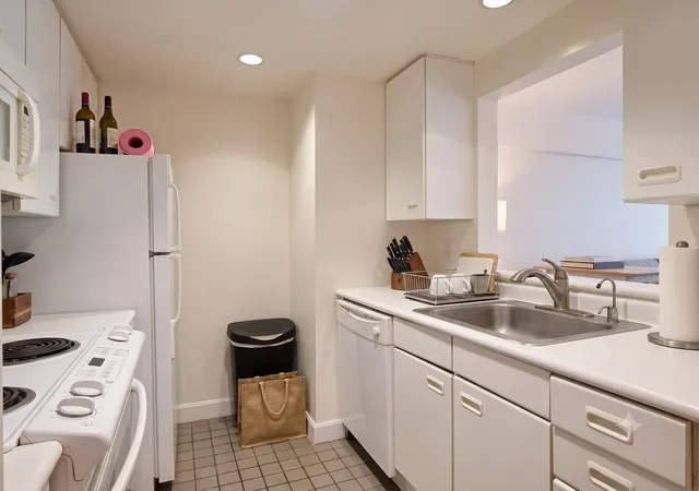 3rd image of 931 Massachusetts Ave #303, Cambridge, MA 02139 | MLS# 73553435
