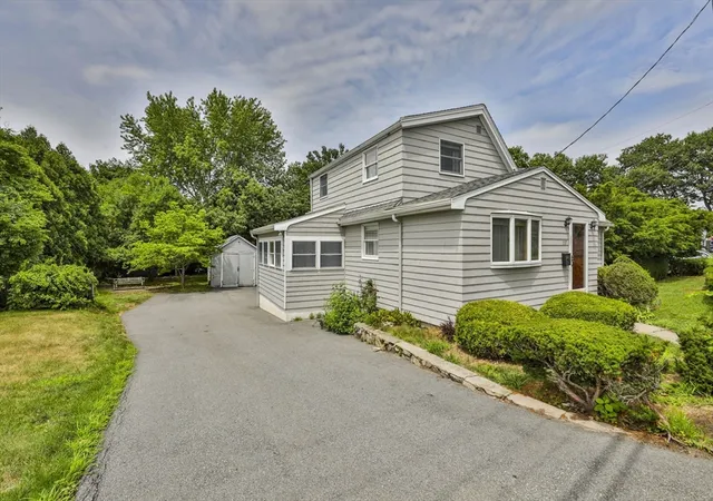 Homes for sale in Saugus, MA | 137 Central St, Saugus, MA 01906 | MLS# 73545603
