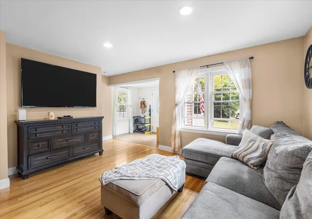 Homes for sale in Bellingham, MA | 20 Cooks Ln, Bellingham, MA 02019 | MLS# 73517496